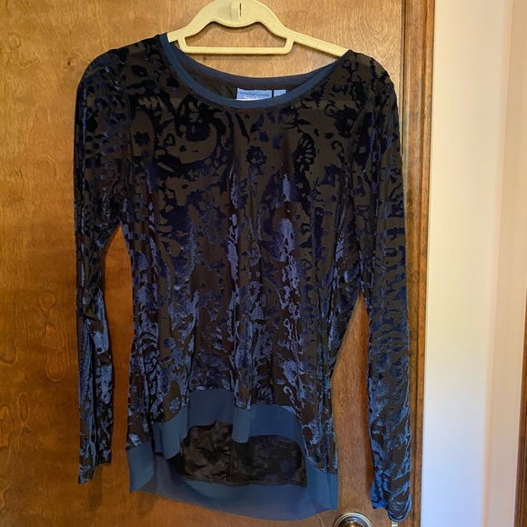 Vera Wang Women’s Blue Velvet Long Sleeve (M) - Picture 2 of 5
